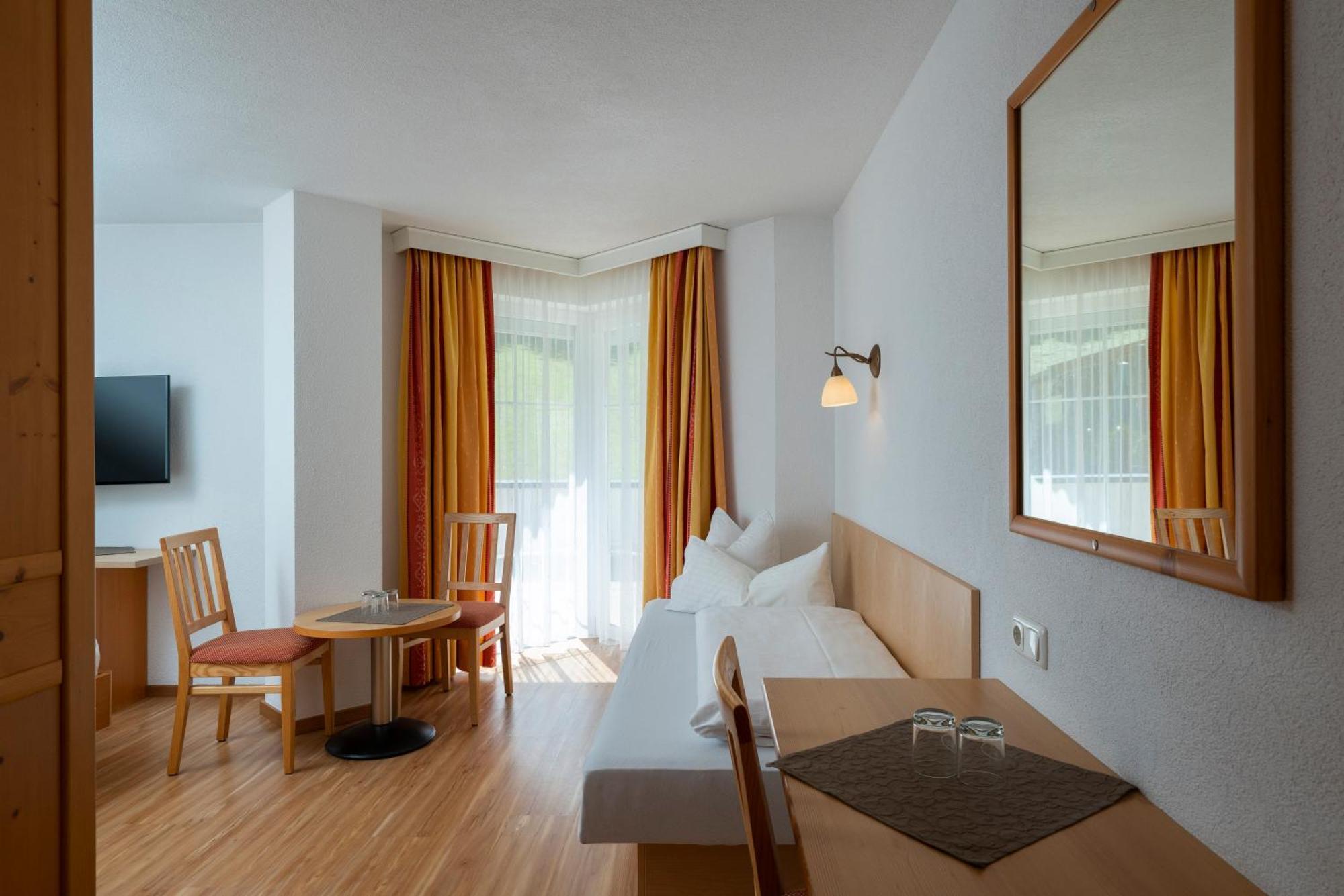 Alpenhotel Erika イシュグル エクステリア 写真